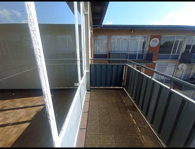 1 BEDROOM PROPERTY TO RENT IN FLORIDA LAKE